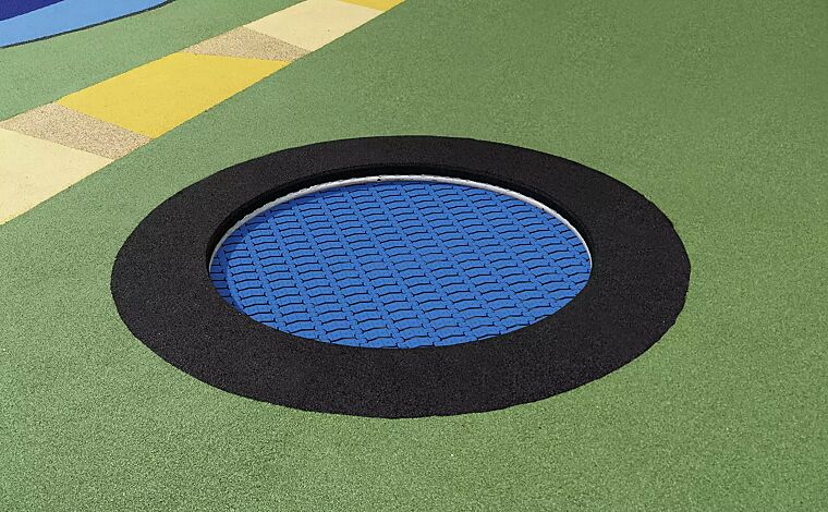 <div id="container" class="container">Bodentrampolin CODY, Umrandung ähnlich RAL 9005 tiefschwarz, Sprungmatte ähnlich RAL 5010 enzianblau</div>