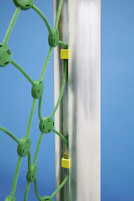 bolzplatztor-antivandal__shoKAT0008674 integrierte Netzhalter für Bolzplatztor