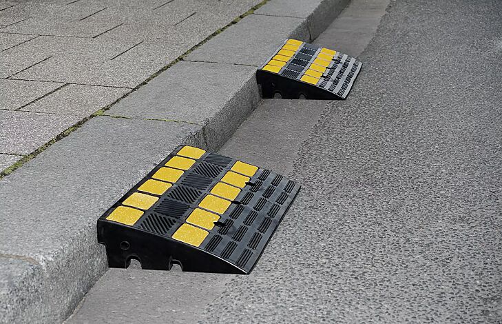 Bordsteinrampe LUTTER, Normelement, Höhe 100 mm