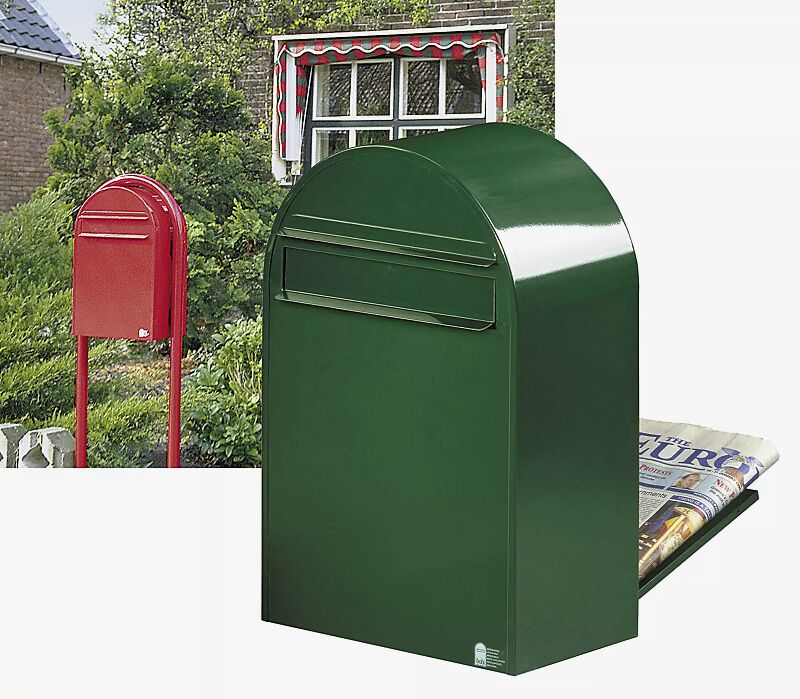 Briefkasten BOBI CLASSIC B mit Bogenständer BOBI ROUND in RAL 3001 signalrot und Briefkasten BOBI CLASSIC B in RAL 6005 moosgrün