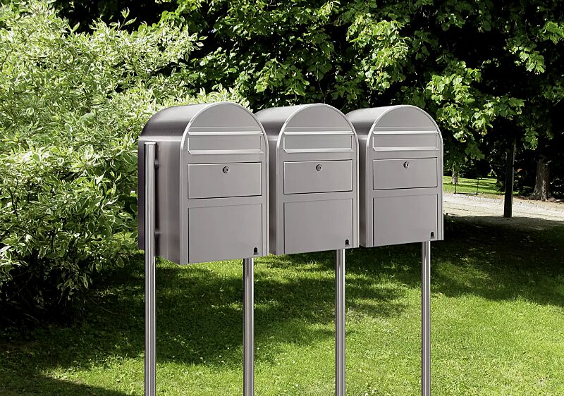 briefkasten-bobi-swiss__shoKAT0038289 3 Briefkästen BOBI SWISS, aus Edelstahl, als Reihenanlage (Edelstahlstativ BOBI LINK siehe Zubehör)