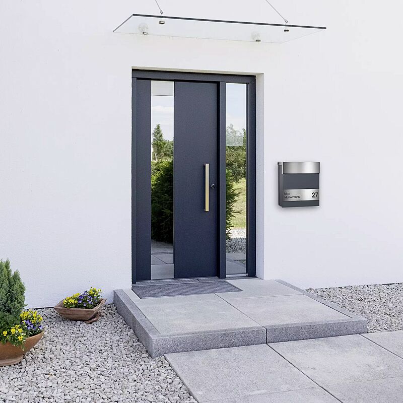 Briefkasten ORGON mit Edelstahl Klappe und gravierten Edelstahlschild in DB703