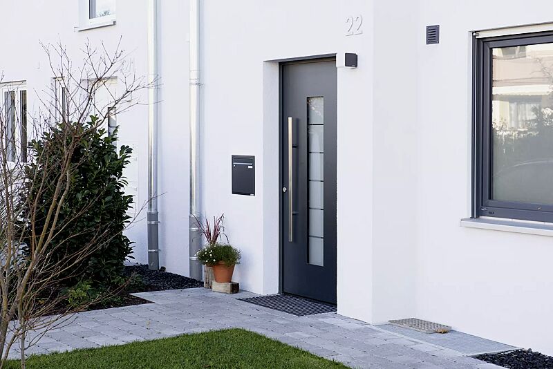 briefkastenanlage-ragusa__shoKAT0067787 Briefkastenanlage RAGUSA mit 1 Briefkasten, Unterputzanlage, ohne Sprech- und Klingelfach, Stahlteile in RAL 7016 anthrazitgrau