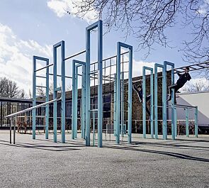 Calisthenics-Anlage M-FELD, Serie BARFORZ, Stahlkonstruktion in RAL-Farbe gegen Mehrpreis