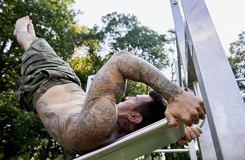 calisthenics-station-dragon-flag__shoKAT0067611 Calisthenics-Station DRAGON FLAG