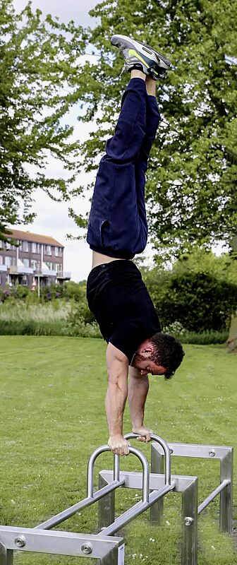 calisthenics-station-low-push-up__shoKAT0067601 Calisthenics-Station LOW PUSH UP