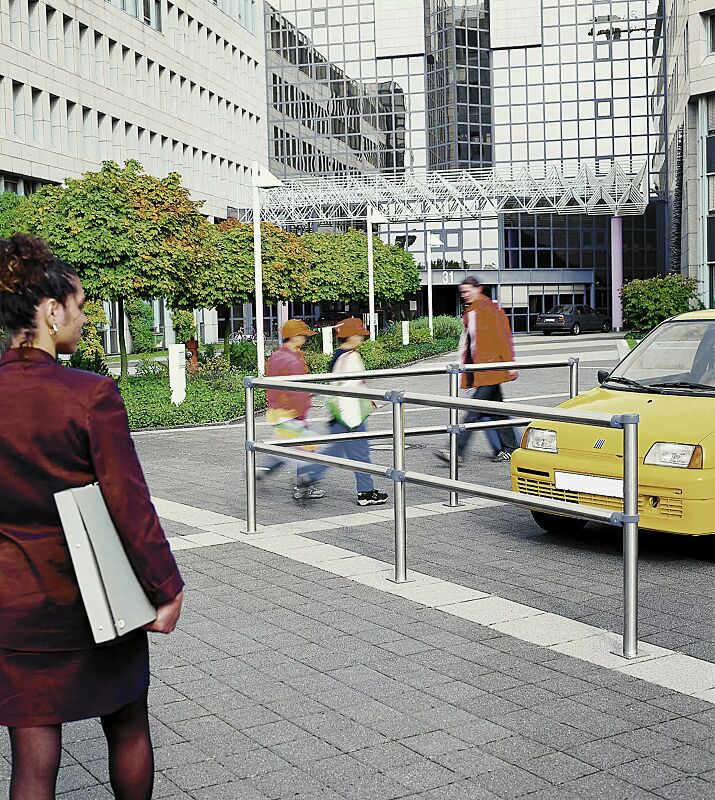 city-line-gelaendersystem-urban__shoKAT0012116 Systemgeländer URBAN, Edelstahl V2A, geschliffen