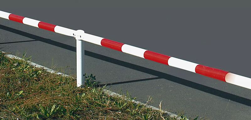 city-line-gelaendersystem-urban__shoKAT0012880 Systemgeländer URBAN, feuerverzinkt und rot-weiß lackiert, Höhe 400 mm