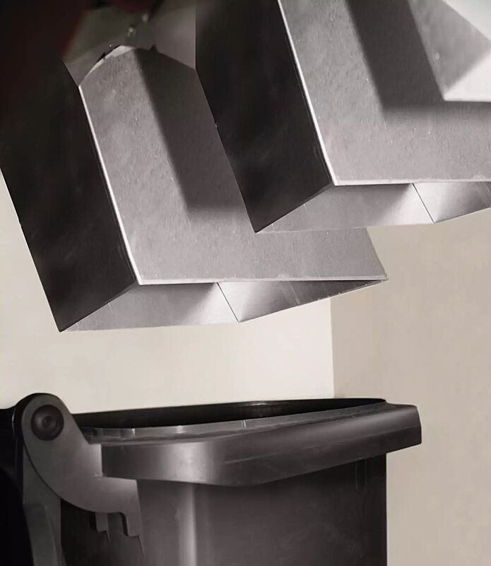 containerbox-darwen__shoKAT0051377 Detail: Schüttkanal für 24 0L-Abfallgroßbehälter (optional gegen Mehrpreis)