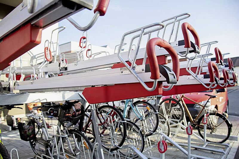 doppelstock-fahrradparksystem-easylift-500-d__shoKAT0065885 Doppelstock-Fahrradparksysteme EASYLIFT 500 D