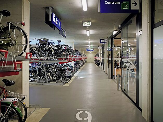 Doppelstock-Fahrradparksystem EASYLIFT CAPACITY