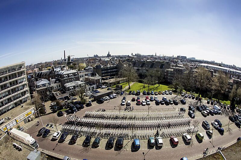 doppelstock-fahrradparksystem-easylift-premium__shoKAT0067484 Doppelstock-Fahrradparksystem EASYLIFT PREMIUM mit kundenspezifischer Aufstellung