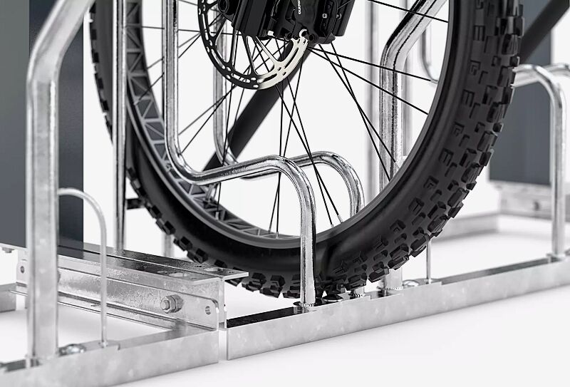 e-bike-ladestation-irving-power__shoKAT0073242 Detail: Fahrradständer für Reifenbreite 64 mm