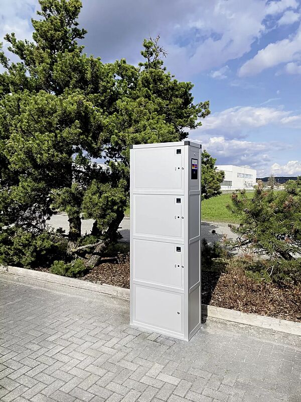 e-bike-ladestellenschrank-amaro-edge__shoKAT0072436 E-Bike-Ladestellenschrank AMARO EDGE, 3 große Ladefächer mit PIN-Code-Autorisierung und optionalem Informationsdisplay zur visuellen Benutzerführung (frontseitig), mit Anschlussraum