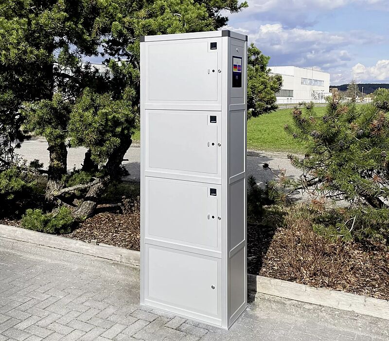 E-Bike-Ladestellenschrank AMARO EDGE, 3 große Ladefächer mit PIN-Code-Autorisierung und optionalem Informationsdisplay zur visuellen Benutzerführung (frontseitig), mit Anschlussraum