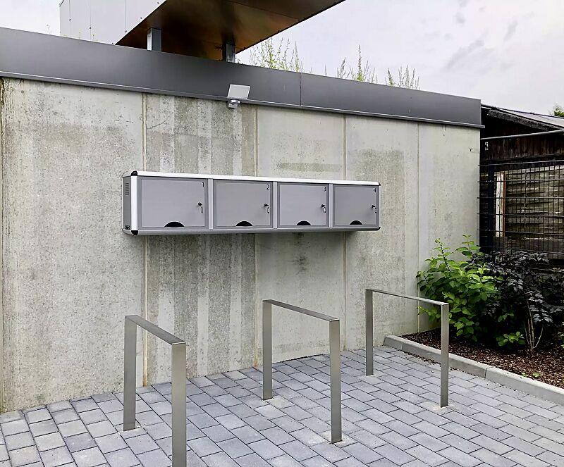 e-bike-ladestellenschrank-amaro__shoKAT0060978 E-Bike-Ladestellenschrank AMARO, auftragsbezogene Ausführung zur Wandmontage, 4 große Ladefächer inklusive Durchlass für Ladekabel, Schlüsselschließung