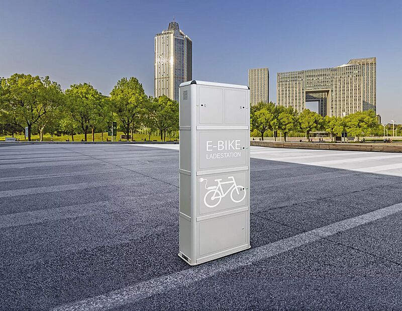 e-bike-ladestellenschrank-amaro__shoKAT0073248 E-Bike-Ladestellenschrank AMARO, 2 große und 2 kleine Ladefächer, PIN-Code-Autorisierung