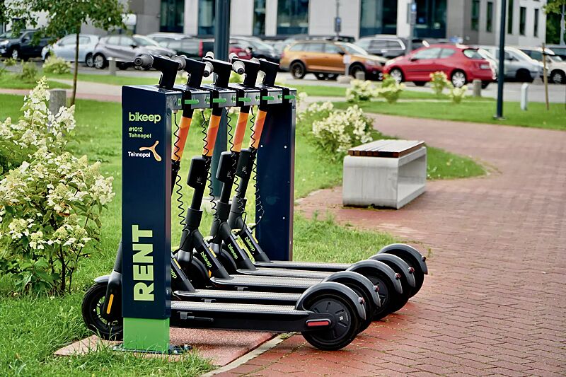 E-Scooterparksystem SKEEP, Komplettangebot mit 5 Einstellplätzen