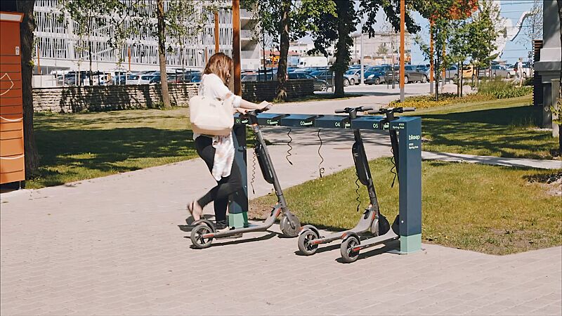 E-Scooterparksystem SKEEP, Komplettangebot mit 5 Einstellplätzen