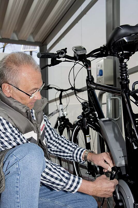 elektroroller---e-bike-ladestation-moneda__shoKAT0040490 E-Bike-Ladestation MONEDA, Typ ETC 1000 mit LED-Anzeige