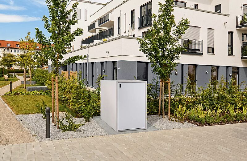 fahrradgarage-arlington__shoKAT0066517 Fahrradgarage ARLINGTON, Korpus Sichtbeton glatt, basisgrau, Türblatt RAL 7035 lichtgrau