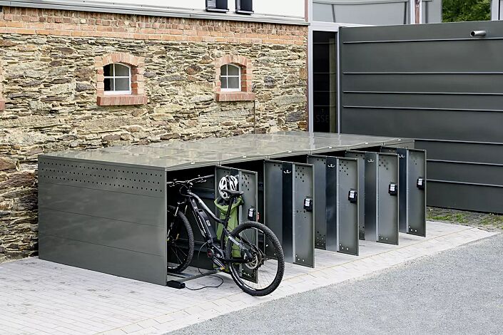 Fahrradgarage LEXINGTON NEW mit Giebeldach, 1 Grund und 5 Anbaueinheiten, Türanschlag DIN rechts, Münzpfandschloss, Stahlkonstruktion in RAL 7009 grüngrau