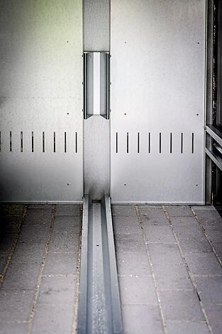 Detail: Einfahrschiene