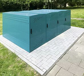 Fahrradgarage LEXINGTON NEW, 1 Grund- und 3 Anbaueinheiten mit Giebeldach, mit Profilhalbzylinderschloss, Türanschlag DIN rechts, Stahlkonstruktion in RAL 5021 wasserblau