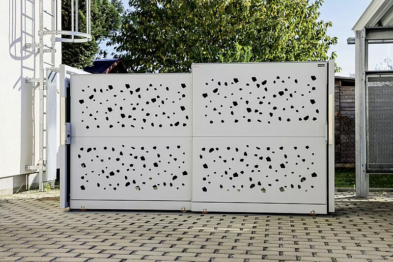 Fahrradgarage STYLEOUT® BIKE TOMO, Rück-, Seitenwände und Schiebetüren in RAL 9006 weißaluminium, Dach Aluminium eloxiert