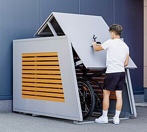 Fahrradgarage STYLEOUT® BIKEBOX LINIS, Seitenwände mit Lamellen in Holzdekor Douglasie, Aluminiumkonstruktion in RAL 9006 weißaluminium