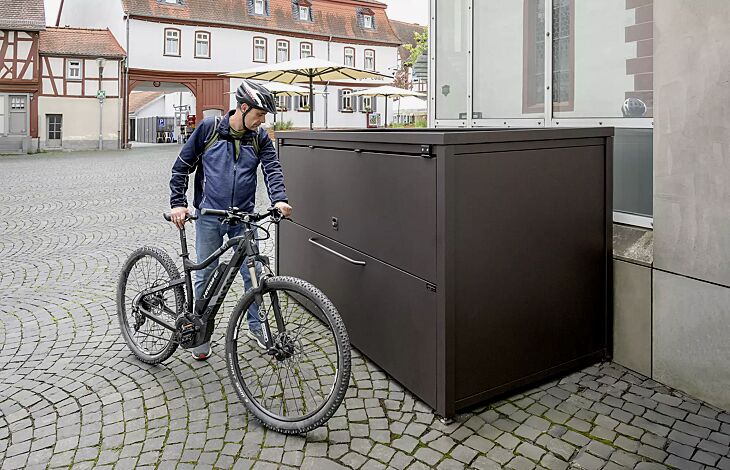 Fahrradgarage STYLEOUT® GARAGE, Stahlkonstruktion sowie Öffnungsklappe in RAL 8019 graubraun