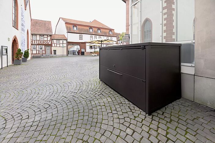 Fahrradgarage STYLEOUT® GARAGE, Stahlkonstruktion sowie Öffnungsklappe in RAL 8019 graubraun