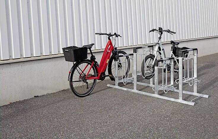 Fahrradparker KONTUR doppelseitig, 8 Stellplätze