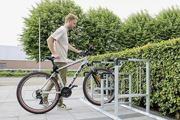 Fahrradparker KONTUR einseitig, 4 Stellplätze
