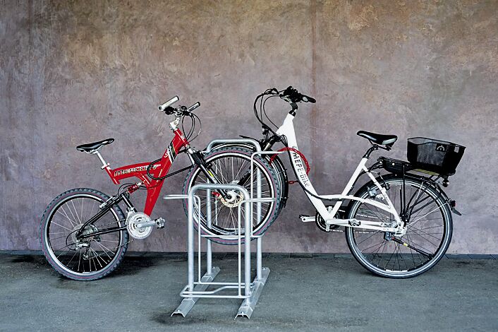 Fahrradparker MISSOURI-LIGHT doppelseitig 90°, tief / hoch, zum Aufdübeln bei +/- 0 mm, 4 Stellplätze, feuerverzinkt