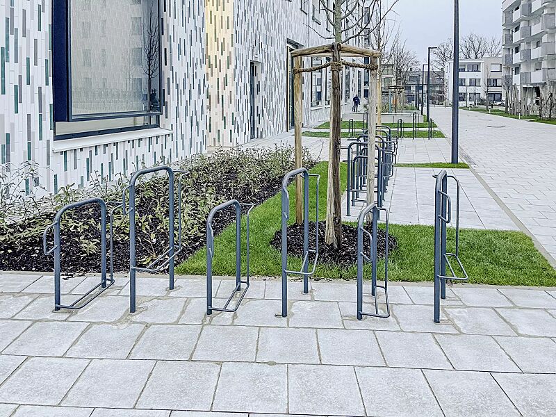 fahrradparker-missouri-light__shoKAT0072689 Fahrradparker MISSOURI-LIGHT einseitig 90°, tief / hoch, zum Aufdübeln bei -250 mm, 6 Stellplätze, in RAL 7012 basaltgrau