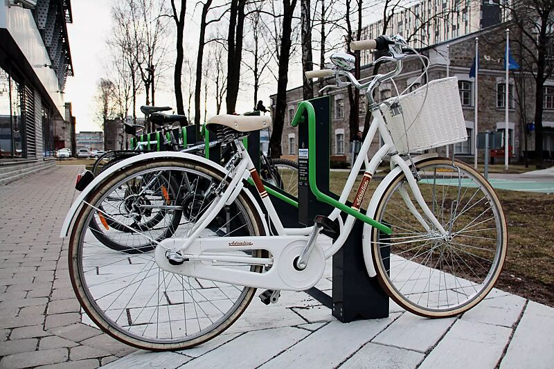 Fahrradparksystem BIKEEP, Reihenaufstellung, mit kundenspezifischer RFID-Zugangsberechtigung
