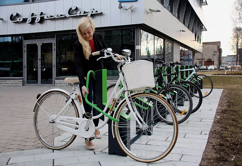 Fahrradparksystem BIKEEP, Reihenaufstellung, mit kundenspezifischer RFID-Zugangsberechtigung