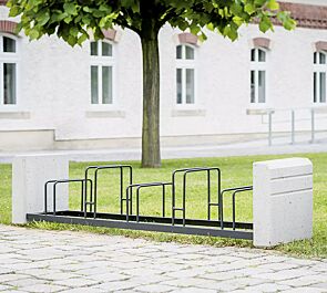 <div id=""container"" class=""container"">Fahrradständer BRNO, Stahlteile in RAL 7021 schwarzgrau, Beton sandgestrahlt</div>