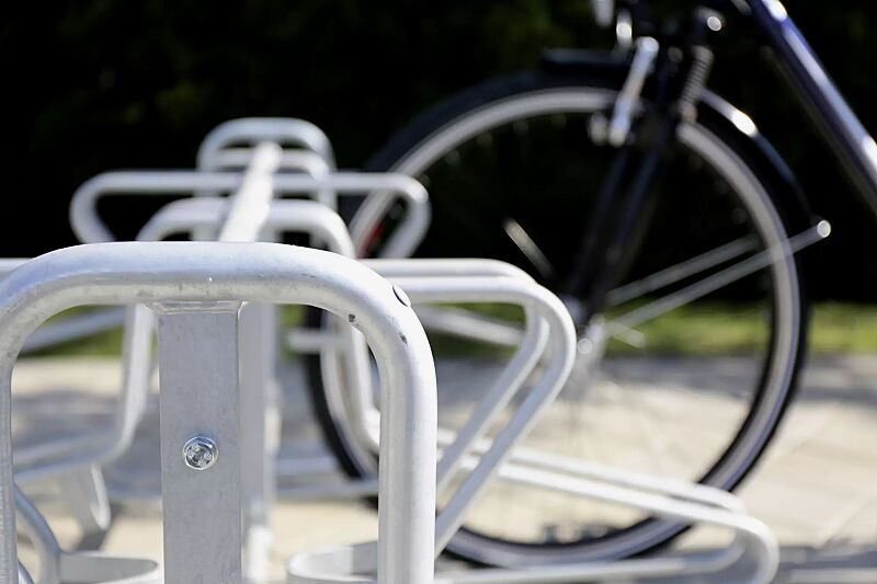 fahrradstaender-madison__shoKAT0040809 Fahrradständer MADISON, zum Aufdübeln, 8 Stellplätze