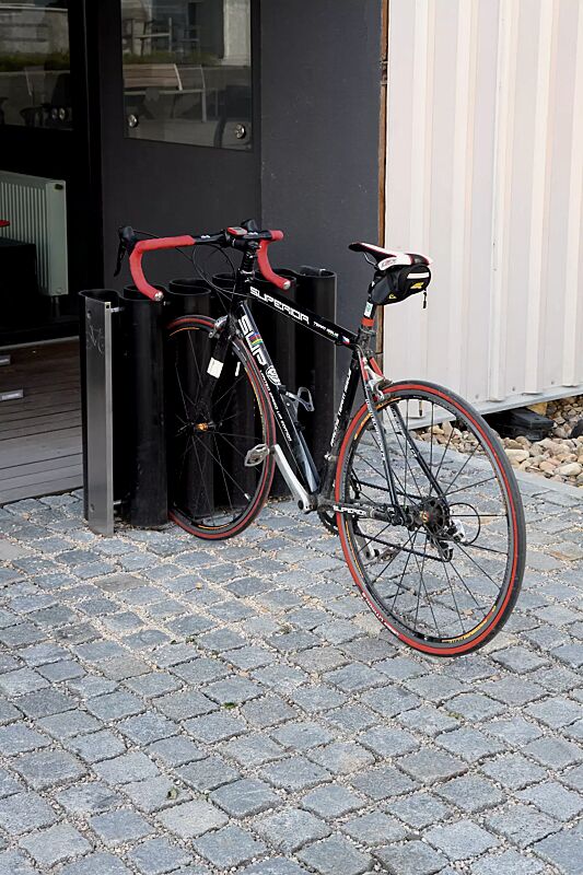 fahrradstaender-meandre__shoKAT0051568 Fahrradständer MEANDRE, Edelstahl