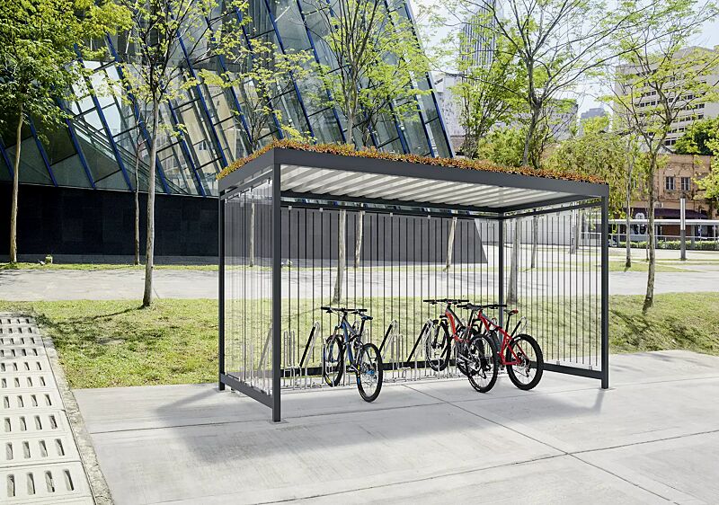 fahrradueberdachung-aquila-green__shoKAT0069966 Fahrradüberdachung AQUILA GREEN, Dachbreite x Dachtiefe 4195 mm x 2165 mm, zum Aufdübeln bei -200 mm, Rück- / Seitenwände ESG, Klarglas inklusive Siebdruckdekor, Fahrradständer OAKLAND, Stahlkonstruktion in RAL 7016 anthrazitgrau