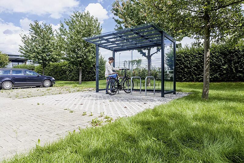 fahrradueberdachung-pictor__shoKAT0055775 Fahrradüberdachung PICTOR, Dachbreite x Dachtiefe 3500 mm x 2250 mm, mit Rück- / Seitenwände aus ESG Klarglas, mit Anlehnbügel FLORIDA, Stahlkonstruktion in RAL 7016 anthrazitgrau