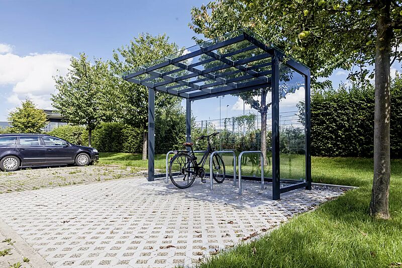 fahrradueberdachung-pictor__shoKAT0055783 Fahrradüberdachung PICTOR, Dachbreite x Dachtiefe 3500 mm x 2250 mm, mit Rück- / Seitenwände aus ESG Klarglas, mit Anlehnbügel FLORIDA, Stahlkonstruktion in RAL 7016 anthrazitgrau
