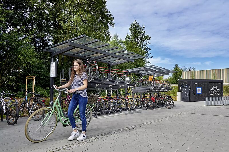 fahrradueberdachung-tucana-fuer-doppelstock-fahrradparksysteme__shoKAT0066053 Fahrradüberdachung TUCANA für Doppelstock-Fahrradparksysteme, 2 Anlagen, Dachbreite x Dachtiefe 4800 mm x 2300 mm, Doppelstock-Fahrradparksystem FLEXHUB, Stahlkonstruktion in DB 703 eisenglimmer