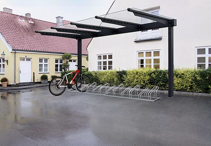 Fahrradüberdachung VIRGO, einseitig, Dachbreite x Dachtiefe 4720 mm x 2250 mm, ohne Rück- und Seitenwände mit Fahrradständer UNIVERSAL, Stahlkonstruktion in RAL 7016 anthrazitgrau