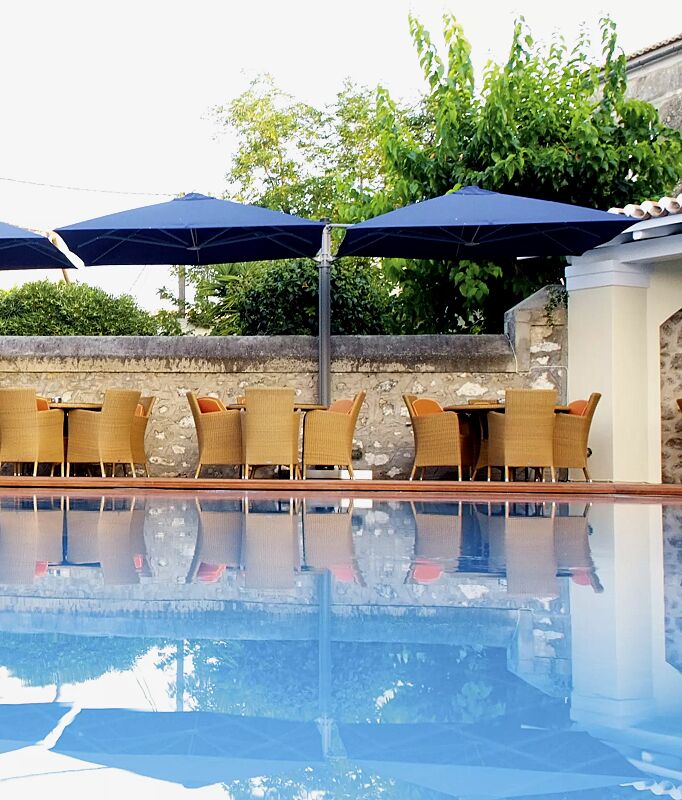 freiarmschirm-multi-pole__shoKAT0051511 Freiarmschirm MULTI POLE, 2 Schirme, quadratisch, zum freien Aufstellen