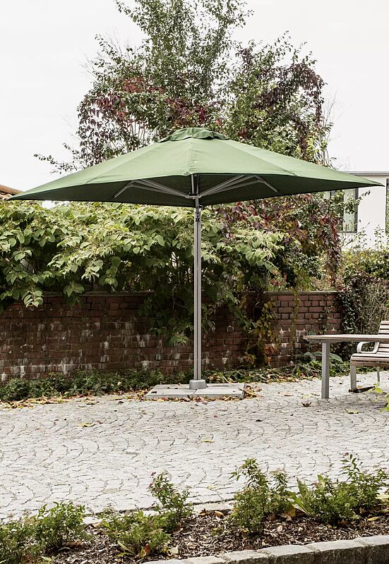 freiarmschirm-single-pole__shoKAT0056359 Freiarmschirm SINGLE POLE, quadratisch, zum freien Aufstellen, Fliesen bauseits, in olive green