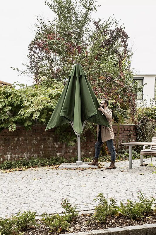 freiarmschirm-single-pole__shoKAT0056360 Freiarmschirm SINGLE POLE, quadratisch, zum freien Aufstellen, Fliesen bauseits, in olive green