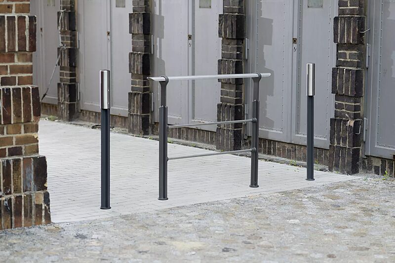 gelaendersystem-eveole__shoKAT0055502 Kollektion EVEOLE bestehend aus Systemgeländer und Poller